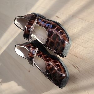 Italian Girls brown Mary Jane leather dress shoes size 12.5